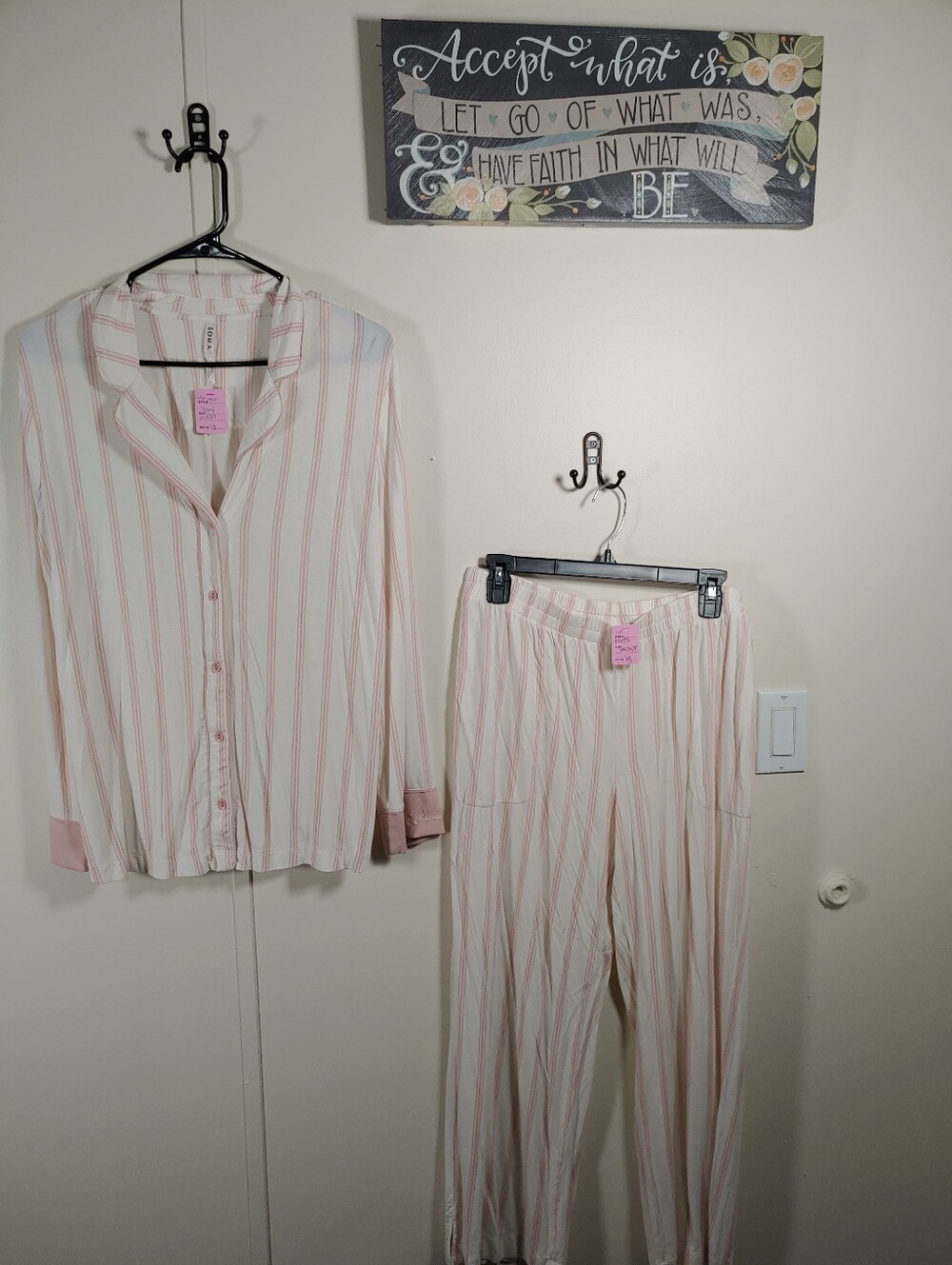Like New Soma Large Gorgeous Pink & White Striped Super Soft Pajama Set